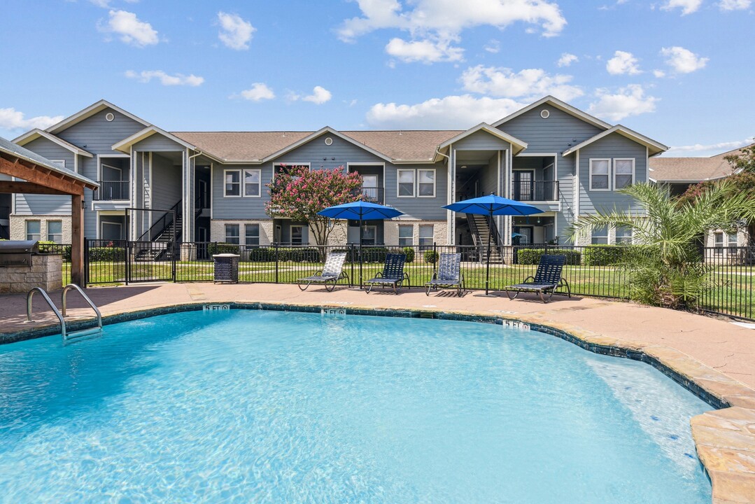 Westpond in San Antonio, TX - Foto de edificio