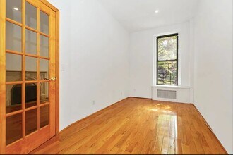 125 E 39th St in New York, NY - Building Photo - Building Photo