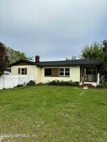 5637 Floral Bluff Rd in Jacksonville, FL - Building Photo