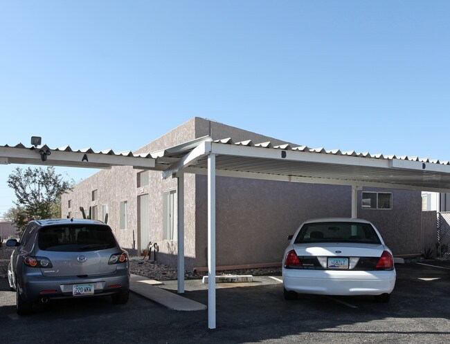 4025-4035 N 6th Ave in Tucson, AZ - Foto de edificio - Building Photo