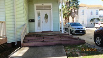811 28th St in Galveston, TX - Building Photo