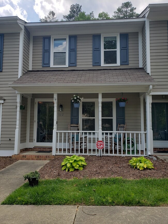 property at 117 Forest Oaks Dr