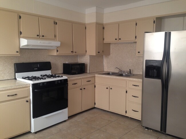 1615 Genesee St in Hamilton Township, NJ - Building Photo - Building Photo