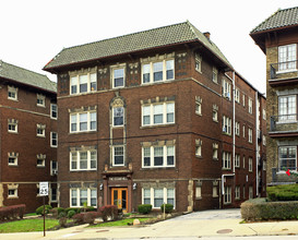 The Sterling/Cedar Hill in Cleveland, OH - Building Photo - Building Photo