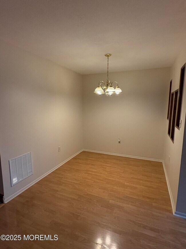 910 Judy Ct in Brick, NJ - Building Photo - Building Photo