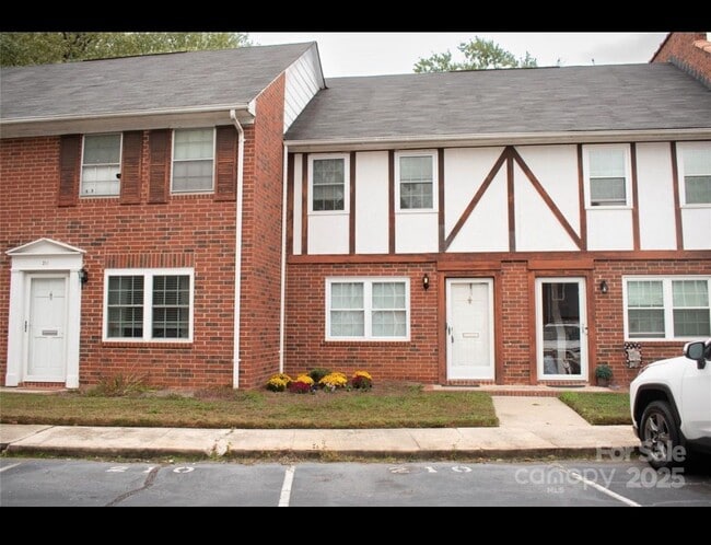 1300 Larchmont Pl in Salisbury, NC - Building Photo - Building Photo