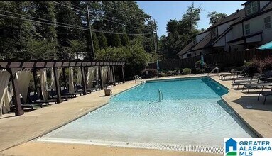 962 Lennox Blvd in Vestavia Hills, AL - Building Photo - Building Photo