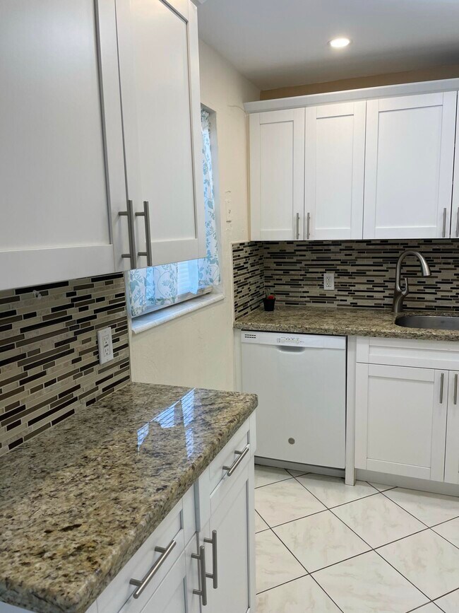 352 Markham P in Deerfield Beach, FL - Building Photo - Building Photo