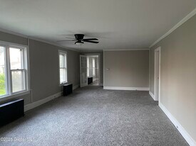 42 Mechanic St in Hoosick Falls, NY - Building Photo