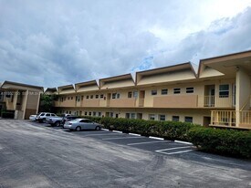 851 NE 14th Ave in Hallandale Beach, FL - Building Photo