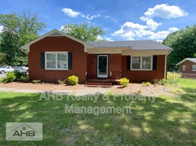 1804 W Front St in Burlington, NC - Building Photo