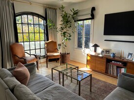 7715 Waring Ave in Los Angeles, CA - Building Photo