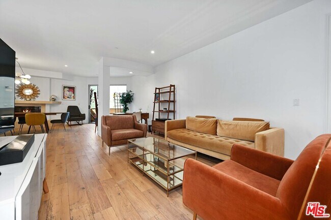 1521 Greenfield Ave in Los Angeles, CA - Building Photo - Building Photo