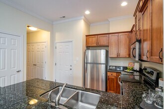 252 Stetson St, Unit 204 in Cincinnati, OH - Foto de edificio - Building Photo