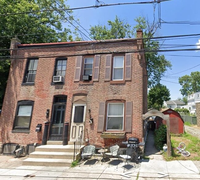 property at 1311 Holland St