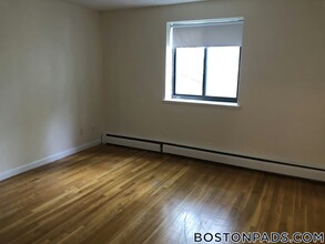 122 Dustin St in Boston, MA - Building Photo - Building Photo