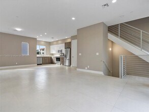644 NE 12th Ave in Fort Lauderdale, FL - Building Photo - Building Photo