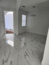 8465 NW 108th Path in Doral, FL - Building Photo - Building Photo
