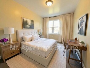 168 Moore Ave S in Waterloo, ON - Building Photo - Building Photo