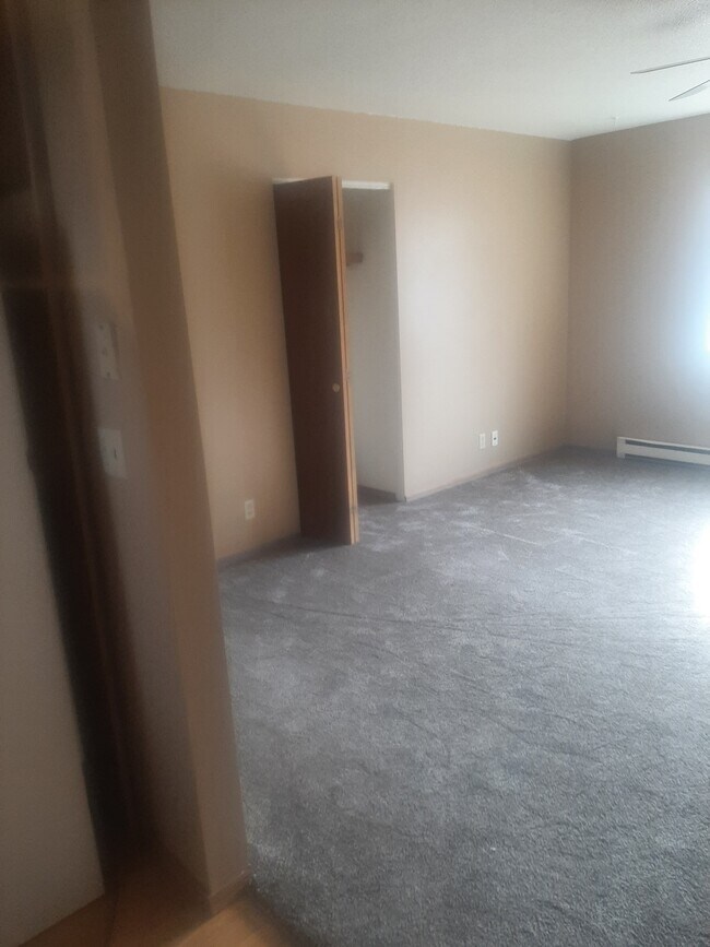 800 Broadway Ave and Nearby Valley Springs Apartments For Rent Valley