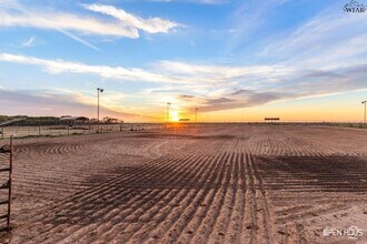 5639 Johnson Rd in Iowa Park, TX - Building Photo - Building Photo