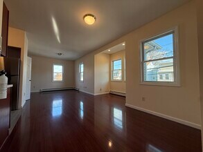 214 Hamilton Ave in Paterson, NJ - Building Photo - Building Photo