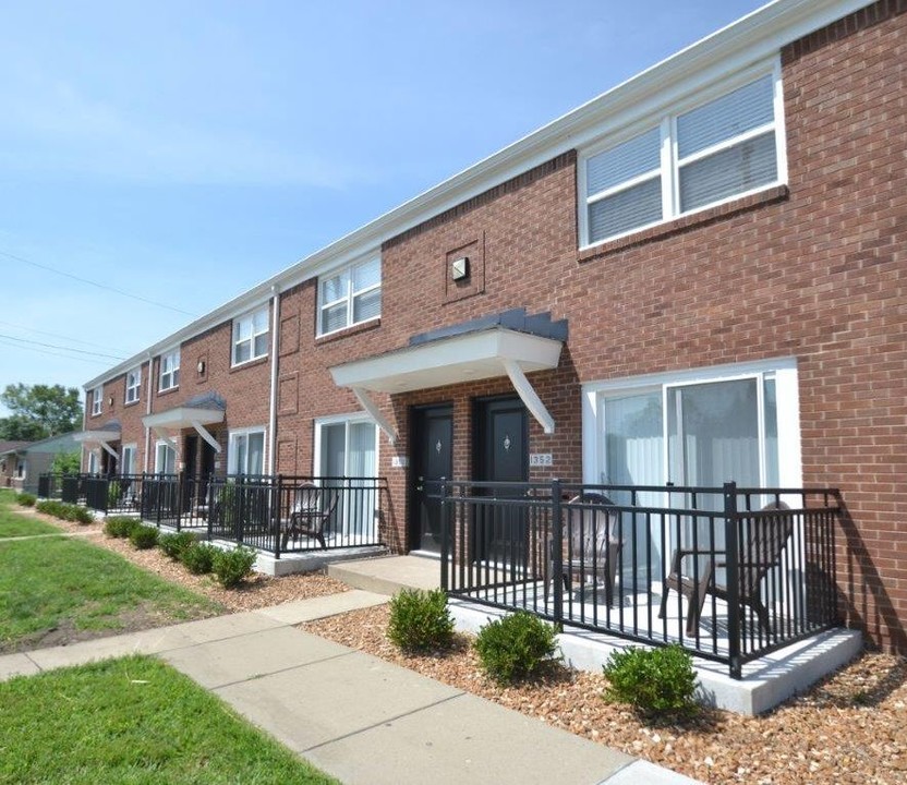 Campus Townhomes in Indianapolis, IN - Building Photo