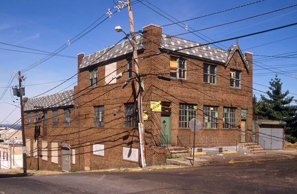 7001 Smith Ave in North Bergen, NJ - Building Photo