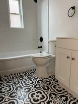 2724 Anderson Ferry Rd in Cincinnati, OH - Building Photo