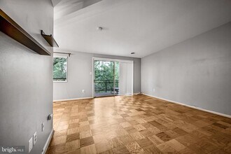 10300 Rockville Pike in Rockville, MD - Building Photo - Building Photo