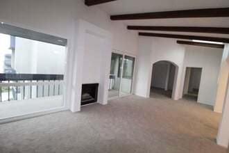 350 Paseo De Playa in Ventura, CA - Building Photo - Building Photo