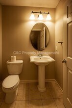 6268 Cristal Ln in Eastvale, CA - Foto de edificio - Building Photo