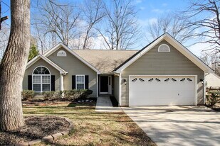 505 Lisa Carol Dr in Mooresville, NC - Building Photo