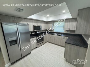 3608 SW 7th Pl in Cape Coral, FL - Building Photo - Building Photo