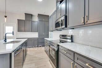 825 Stamps Ave in Fort Worth, TX - Building Photo - Building Photo