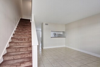 8897 Richmond Dr in La Place, LA - Foto de edificio - Building Photo