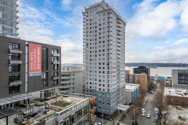 Arbor Place Tower in Seattle, WA - Foto de edificio - Building Photo