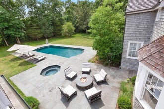 24 Jericho Cl Ln in East Hampton, NY - Building Photo - Building Photo