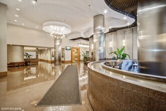 3660 N Lake Shore Dr, Unit 3910 in Chicago, IL - Building Photo - Building Photo