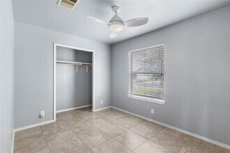 318 Mitchell Dr in Hutto, TX - Building Photo - Building Photo