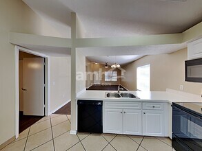 7831 Chadwick Dr in New Port Richey, FL - Foto de edificio - Building Photo