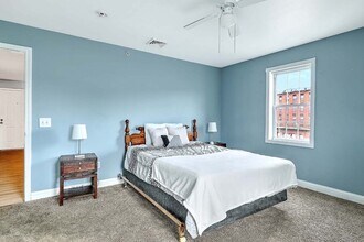 1556 N Main St, Unit 7 in Fall River, MA - Foto de edificio - Building Photo