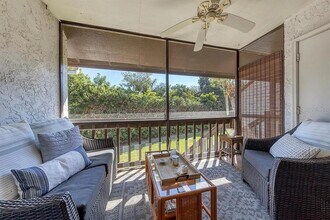1650 Stickney Point Rd in Sarasota, FL - Building Photo - Building Photo