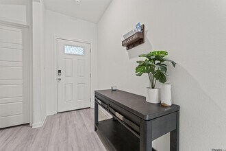 12780 Sweetleaf Ave in Denham Springs, LA - Foto de edificio - Building Photo