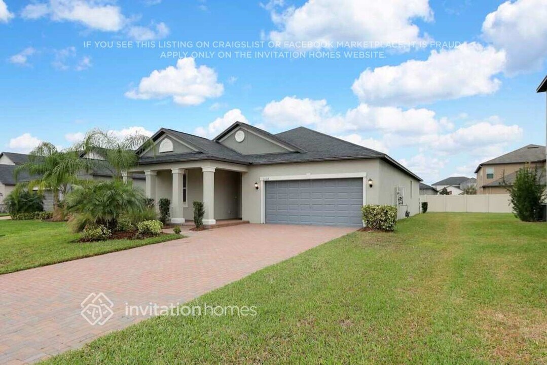 24868 Lambrusco Loop in Lutz, FL - Building Photo
