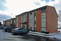 Bloomfield on Square Lake in Bloomfield Hills, MI - Foto de edificio - Building Photo