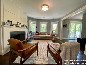 55 Eliot Cres, Unit 1 in Chestnut Hill, MA - Building Photo - Building Photo