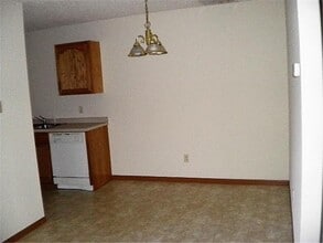626 W 8th St in New Richmond, WI - Building Photo - Building Photo