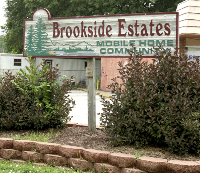 Brookside Estates Mobile Home Community in Fenton, MO - Building Photo - Building Photo