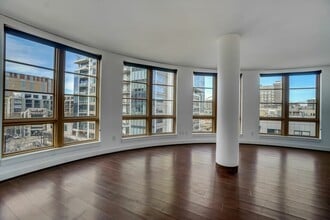 Burlington Tower in Portland, OR - Building Photo - Building Photo